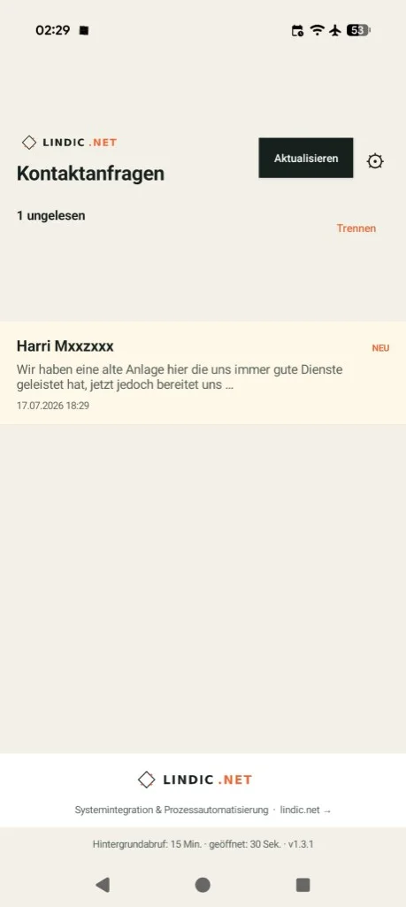 Nachrichten-App auf dem Smartphone mit Liste der Kontaktanfragen